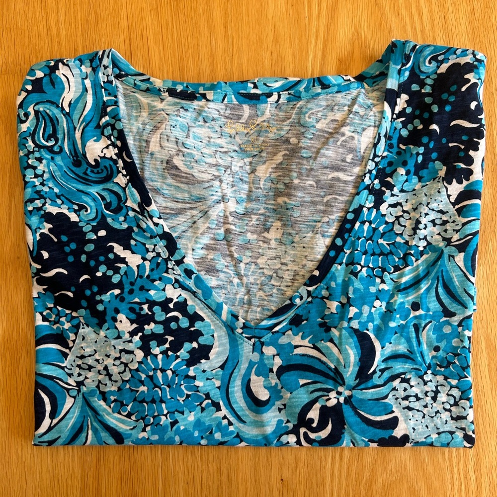 Lilly Pulitzer Blue and Black Short Sleeve Tee